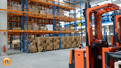 wholesale-management-forklift-warehouse